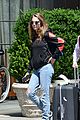 cara delevingne kendall jenner rock out to cake 05