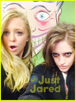carly chaikin mr robot takeover 01