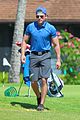 zac efron golfing in hawaii 05