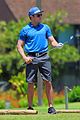 zac efron golfing in hawaii 35