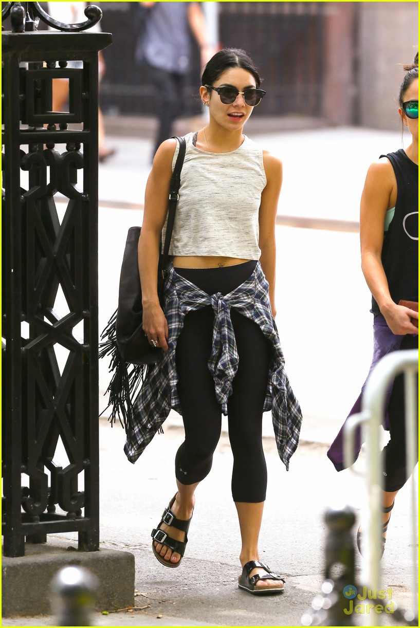 vanessa hudgens is all about her cute feet 01