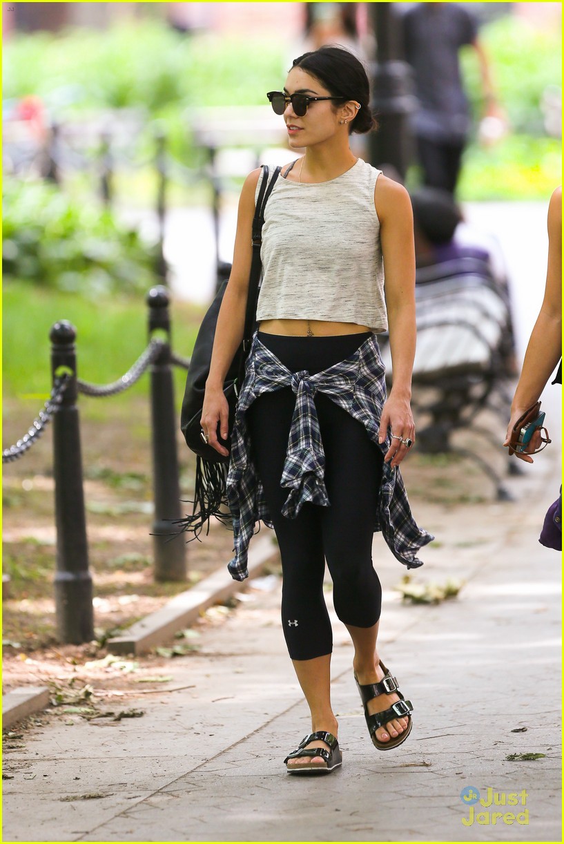 vanessa hudgens is all about her cute feet 19