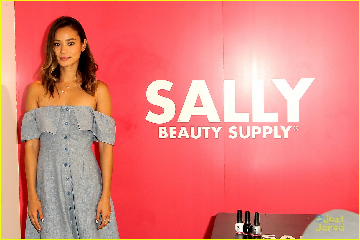 jamie chung sally beauty mobile nail studio nyc 24