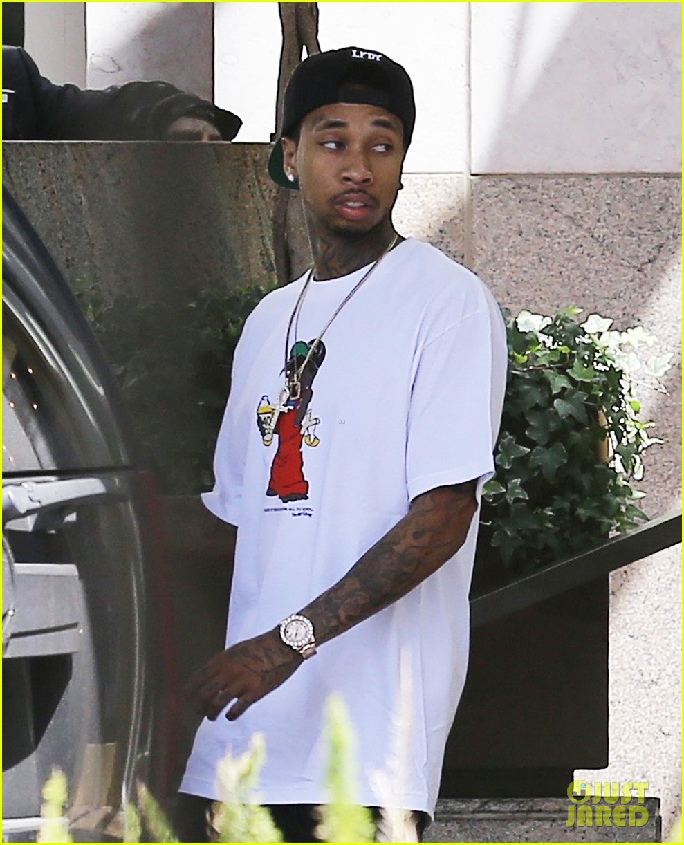 kylie jenner tyga step out after caitlyn jenners reveal 02