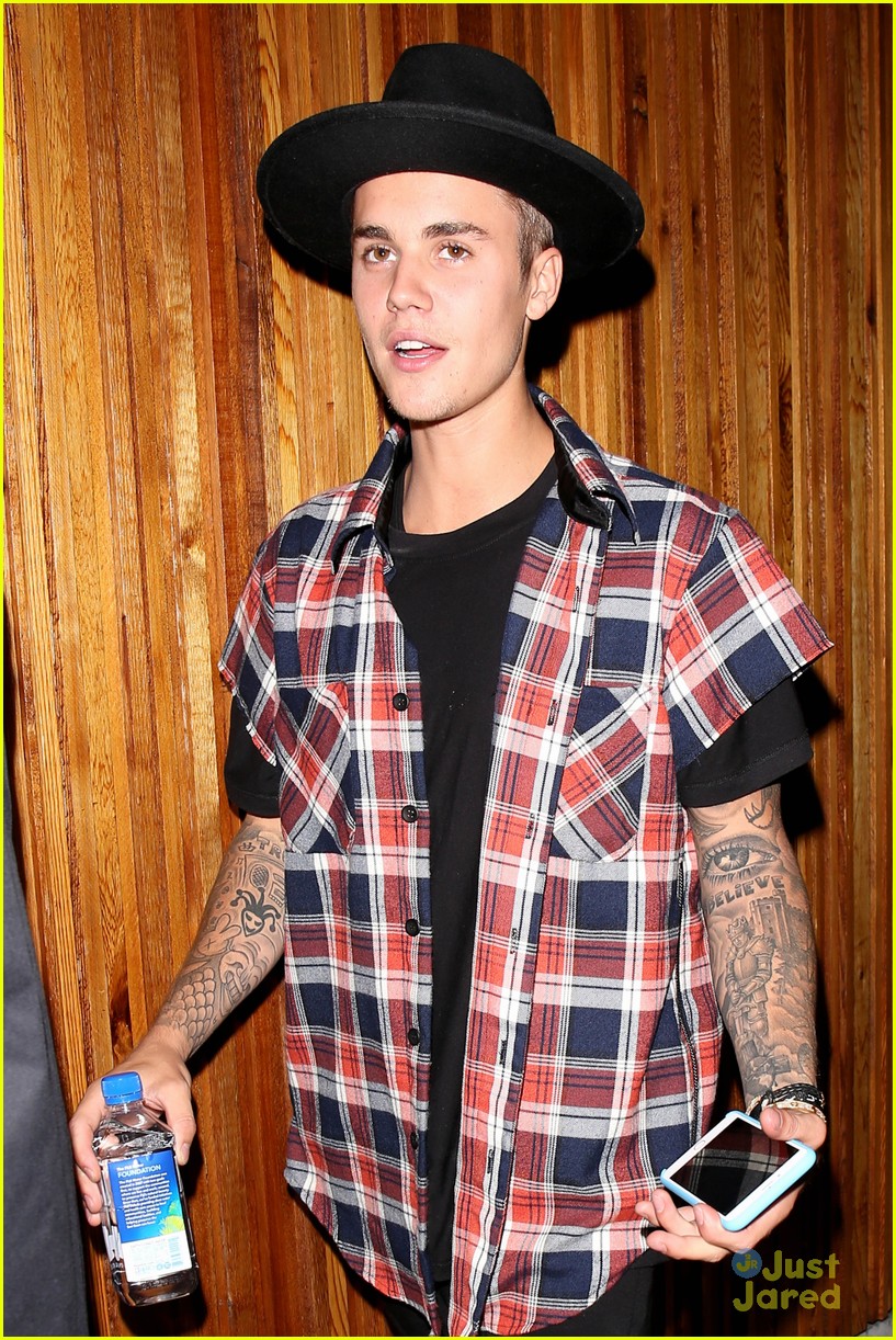 justin bieber star studded crowd for tori kellys album release party 02