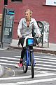 karlie kloss bikes around nyc moscow return 07
