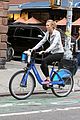 karlie kloss bikes around nyc moscow return 14