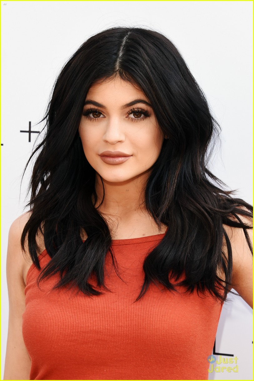 kendall kylie jenner top shop launch 07