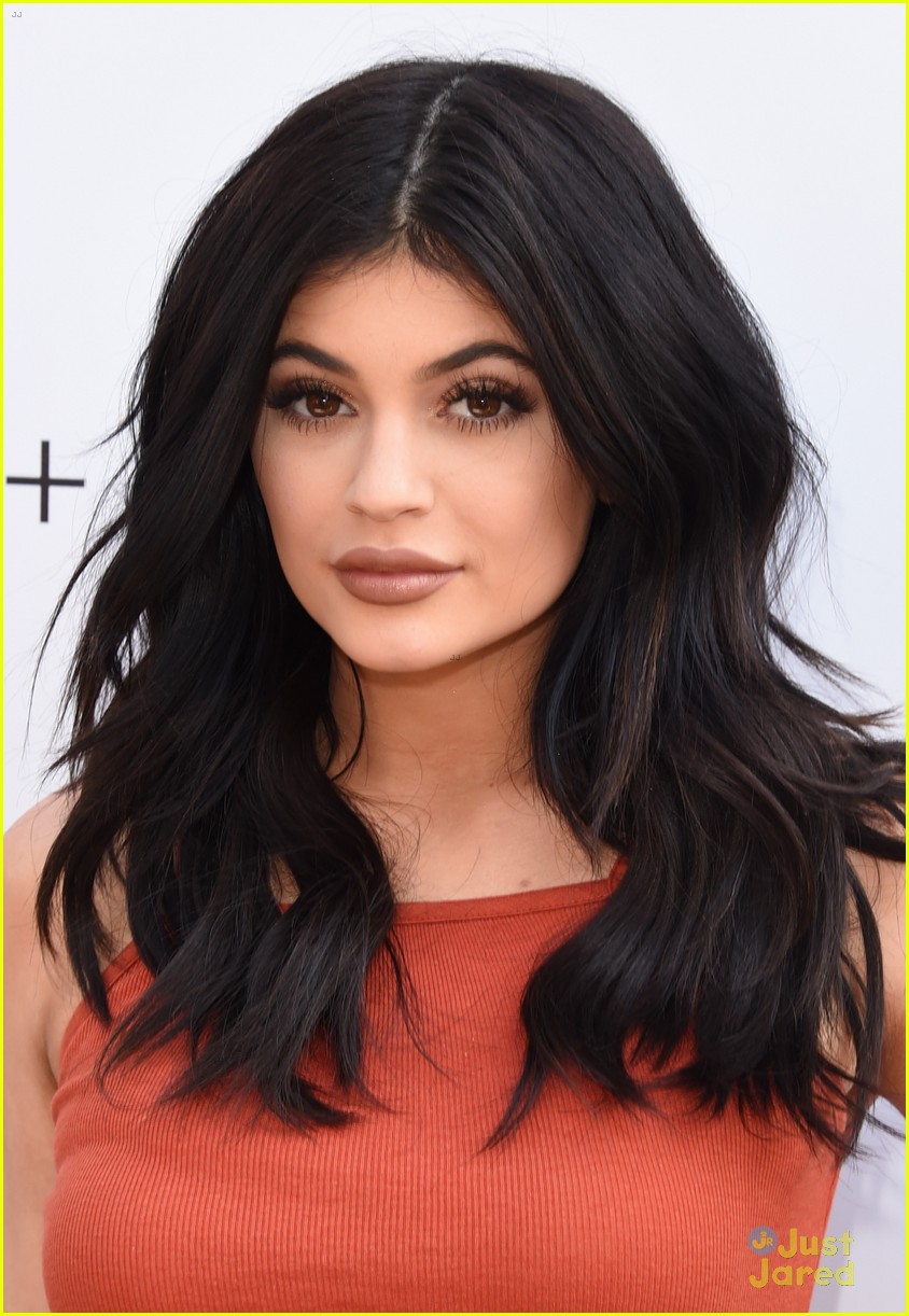 kendall kylie jenner top shop launch 13
