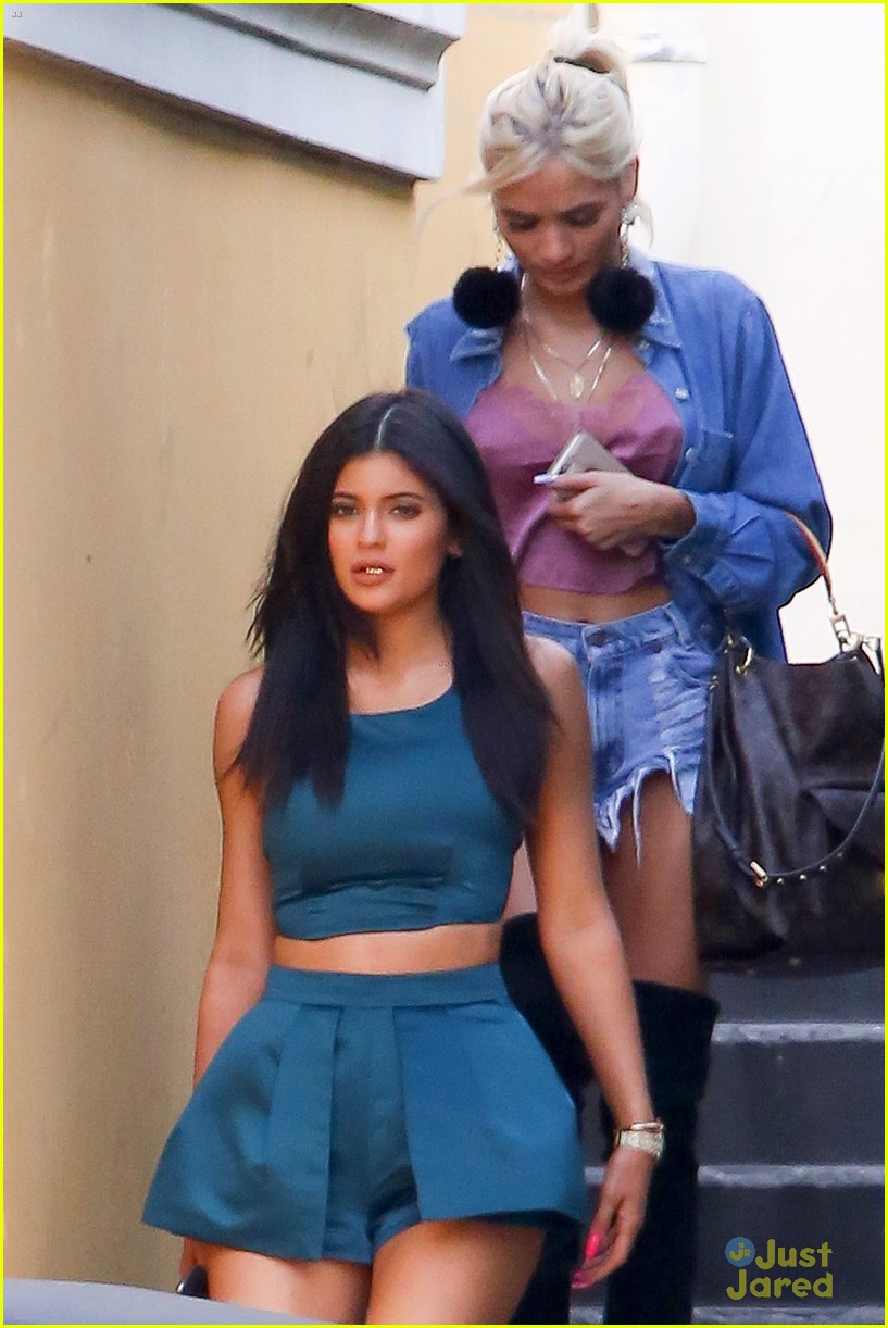 kylie jenner reveals shes on birth control in kuwtk promo 15