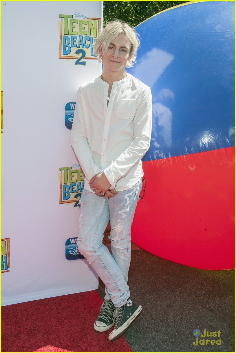 Ross Lynch And Maia Mitchell Hit The Teen Beach 2 Premiere With Garrett Clayton And Grace Phipps 