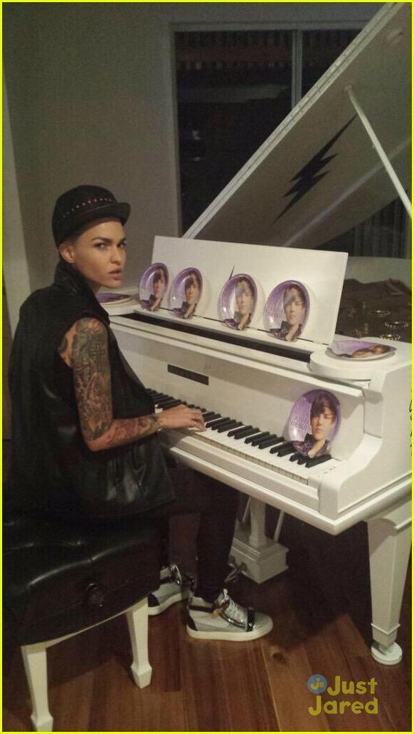 oitnbs ruby rose finally meets her twin justin bieber 03