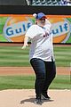 rebel wilson throws out first pitch at mets game 04