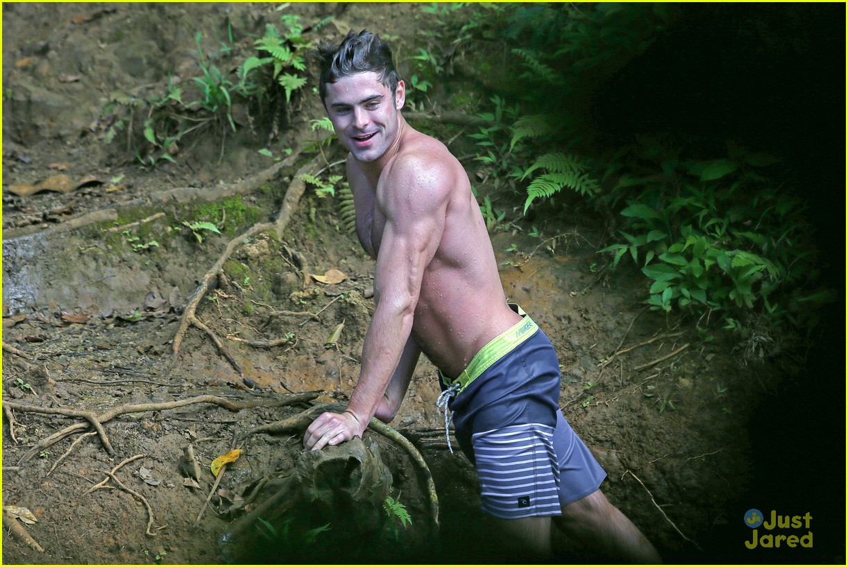 zac efron shirtless hawaii more ripped than ever 02