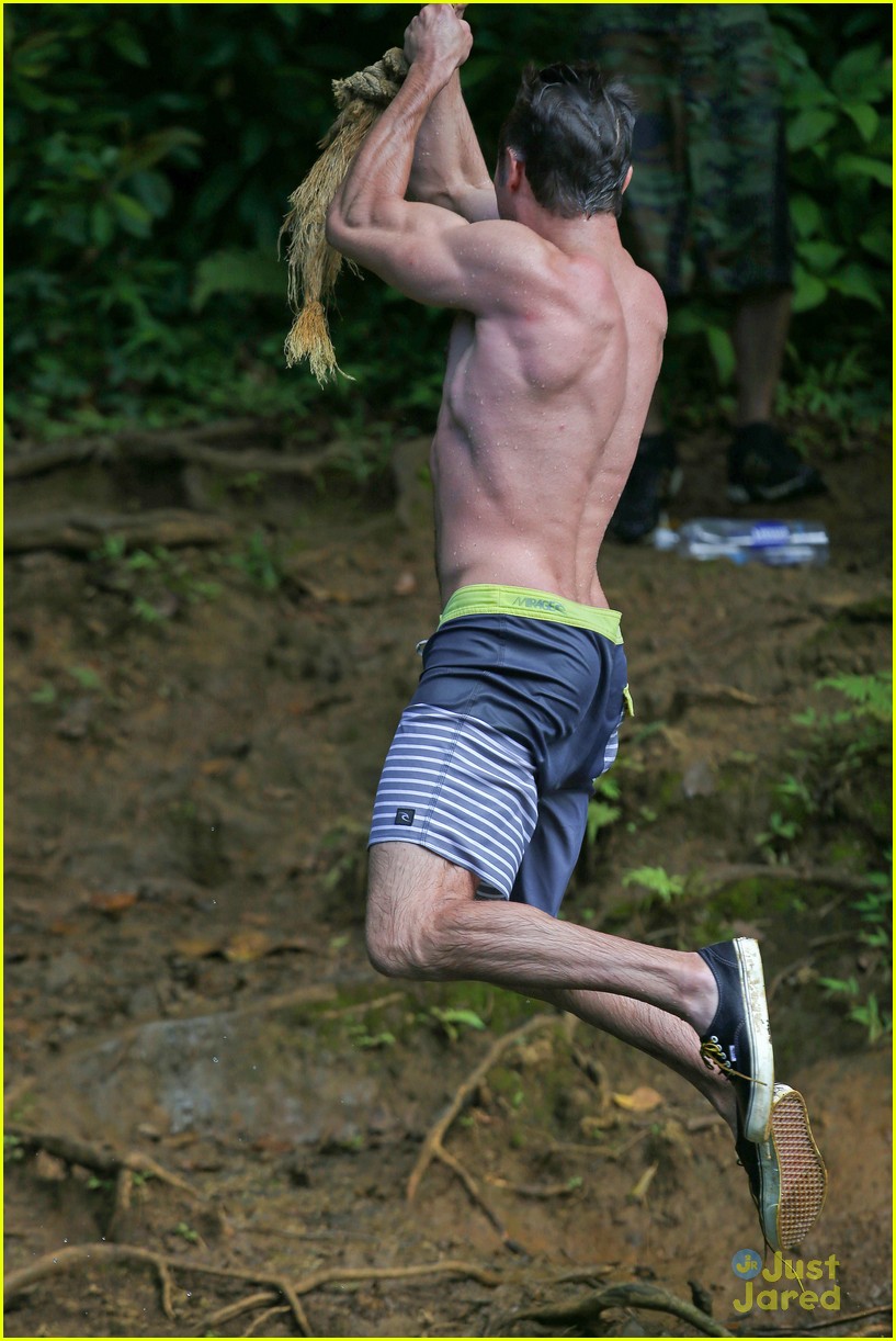 Zac Efron S Shirtless Rope Swing Photos Are Too Hot To Handle Photo