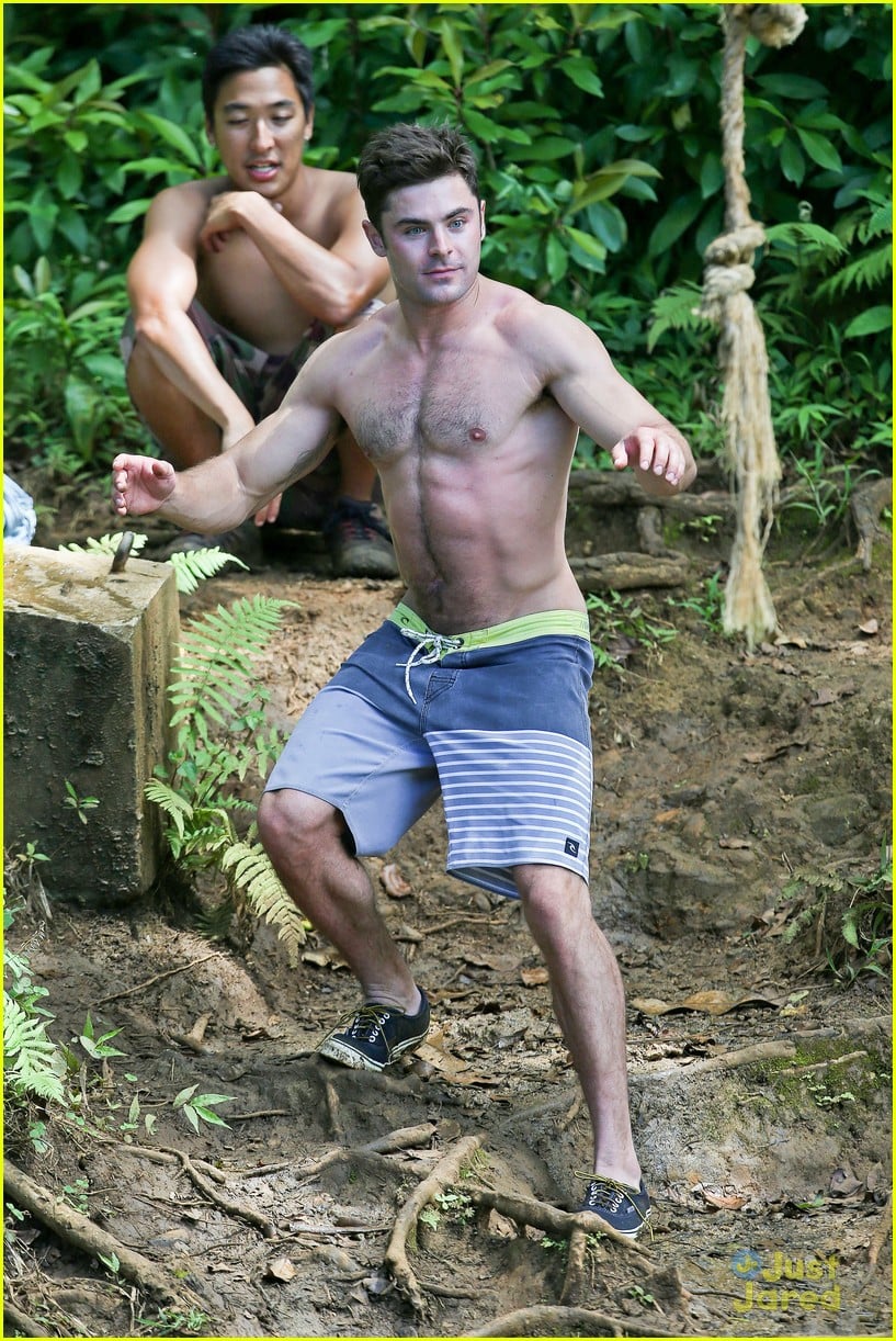 zac efron shirtless hawaii more ripped than ever 14