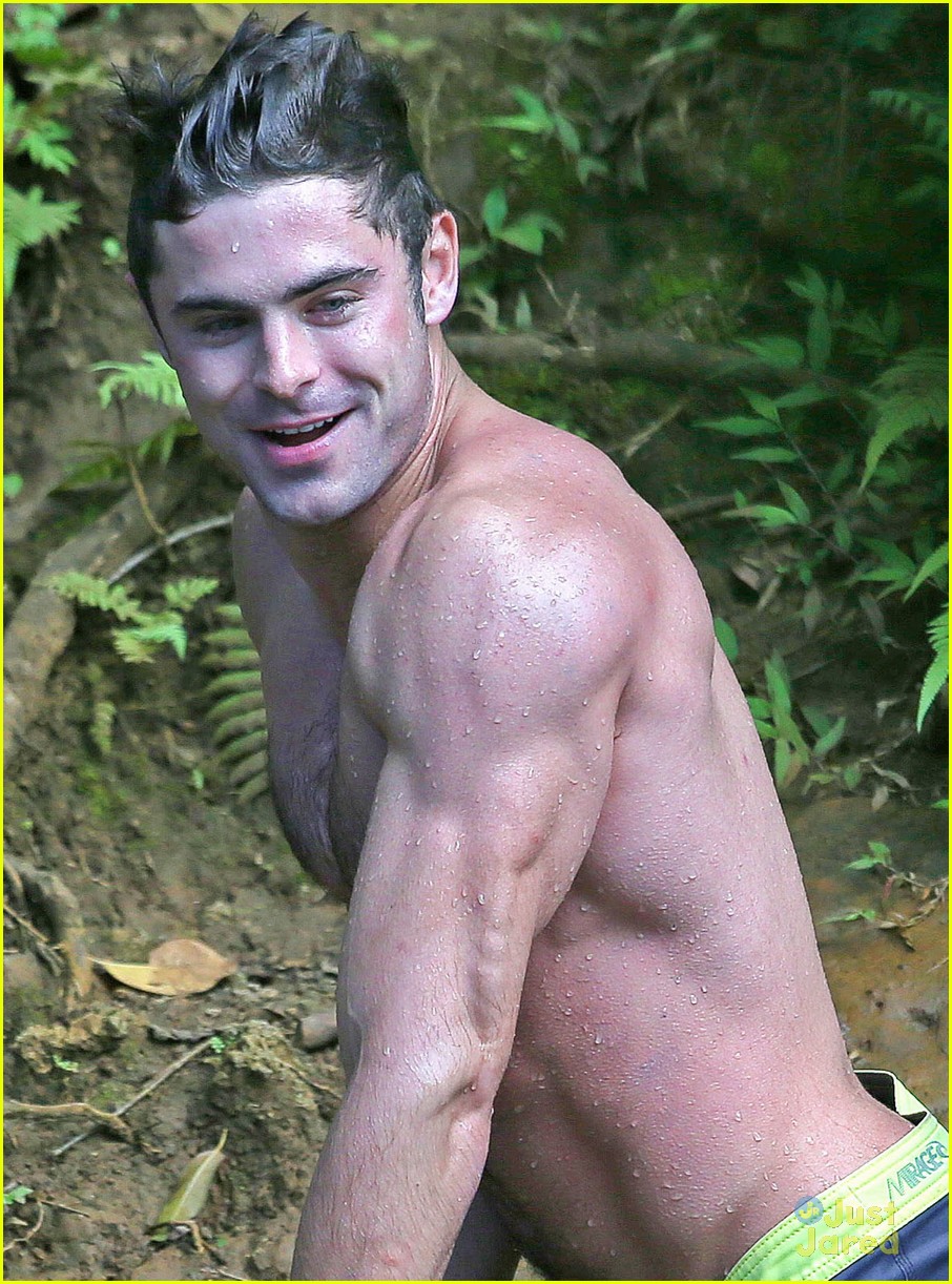 zac efron shirtless hawaii more ripped than ever 19