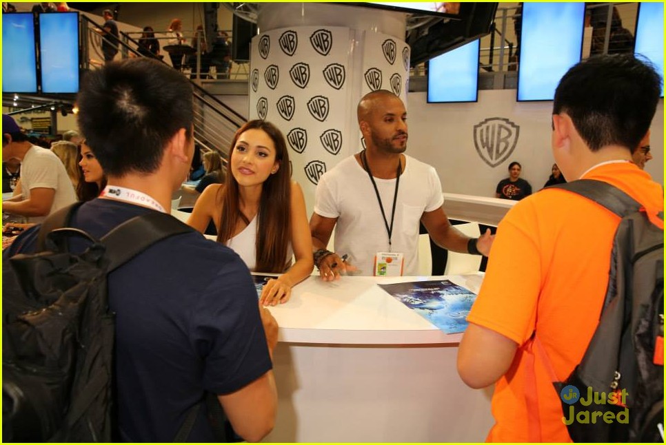 ricky whittle marie avgeropoulos 100 panel signing sdcc 16
