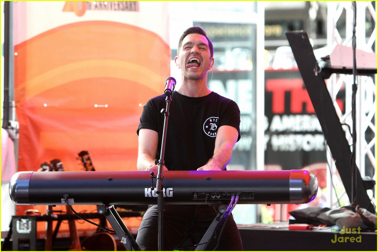 andy grammer today show concert liv maddie sneak 05