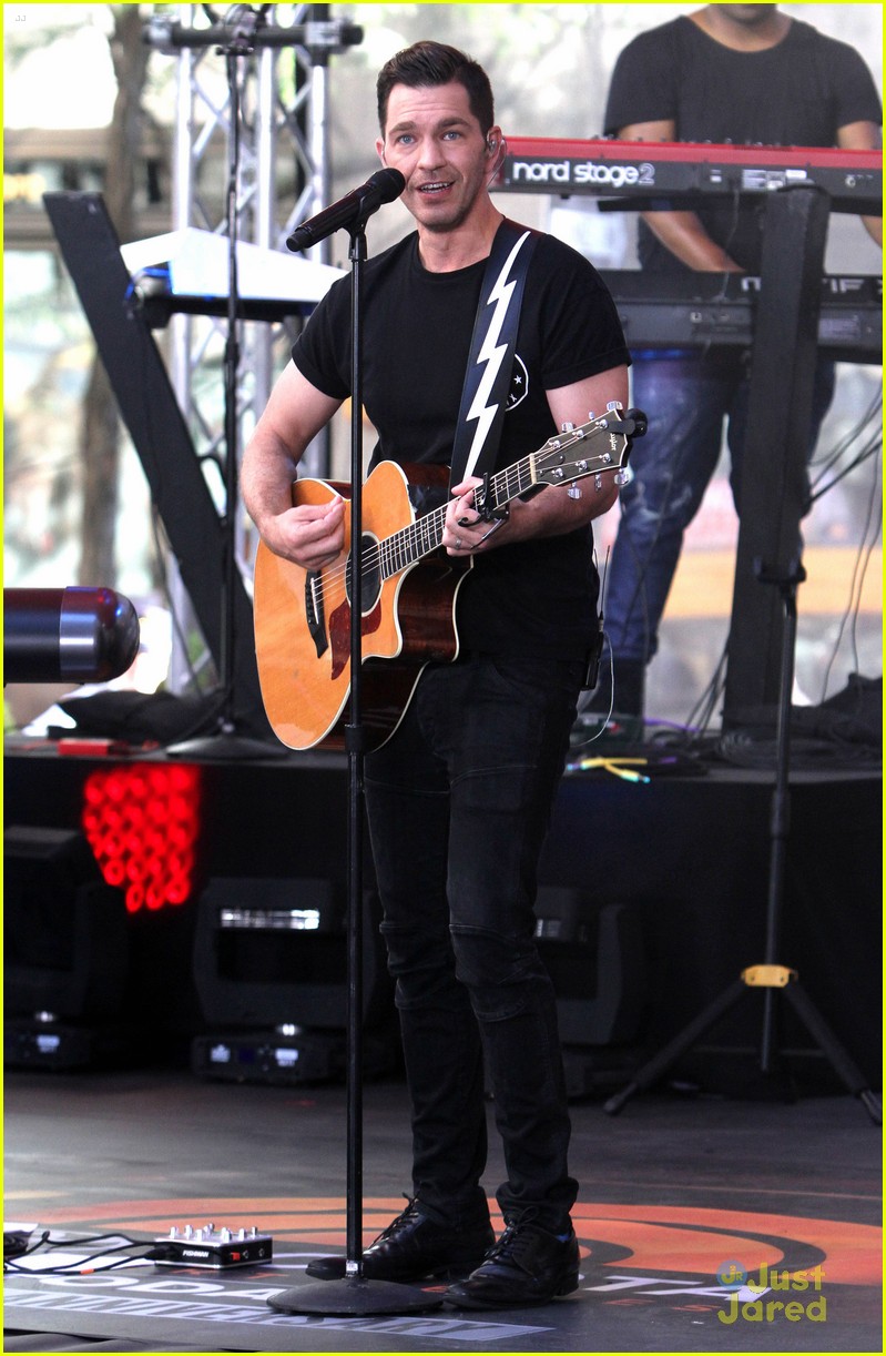 andy grammer today show concert liv maddie sneak 11