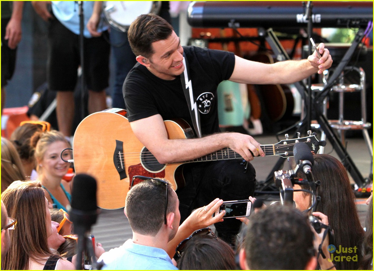 andy grammer today show concert liv maddie sneak 15