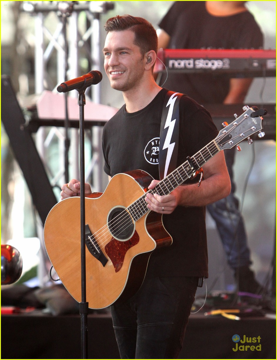andy grammer today show concert liv maddie sneak 24