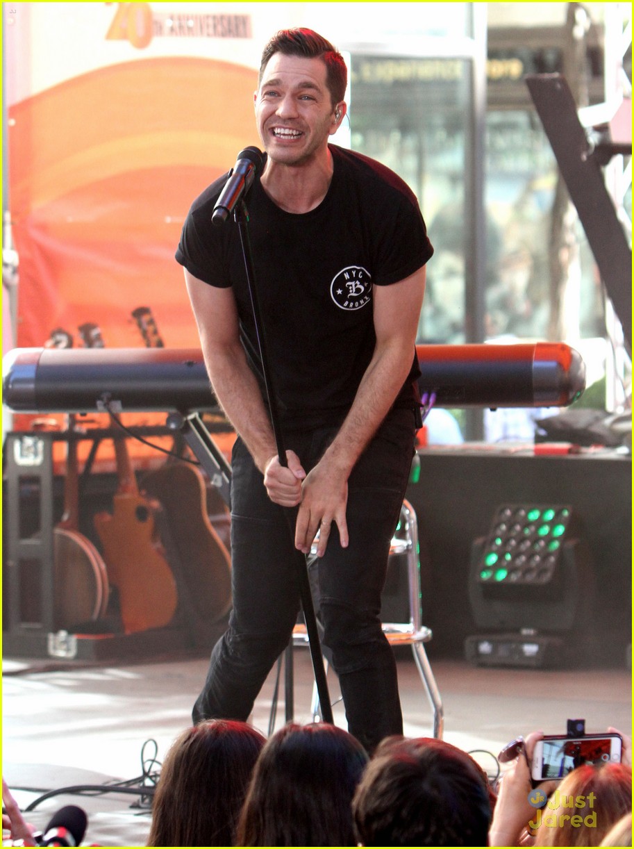 andy grammer today show concert liv maddie sneak 31