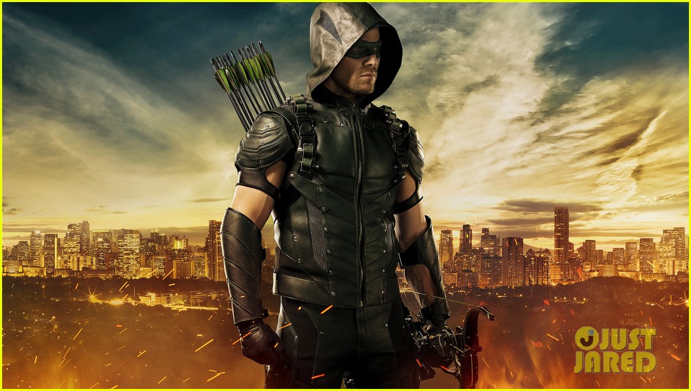 stephen amell green arrow new suit 03