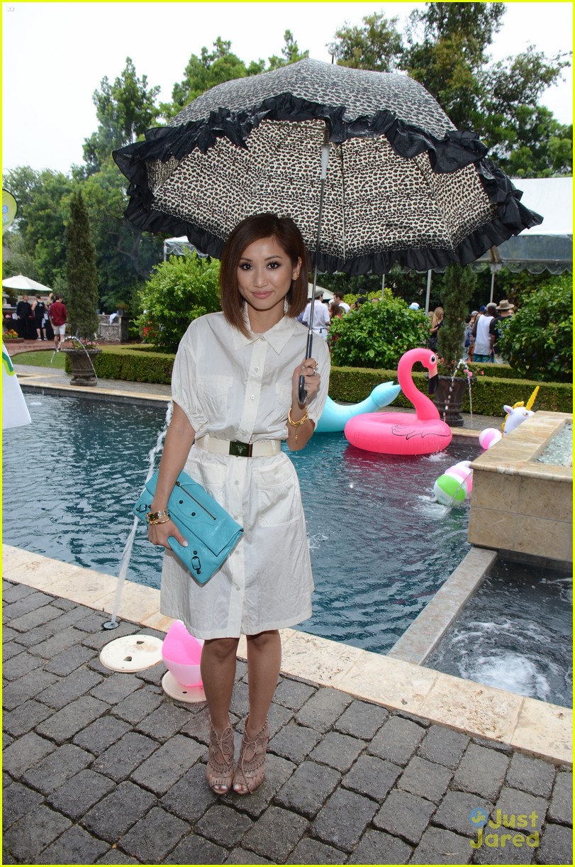 ashley tisdale just jared summer bash presented by sweetarts 03