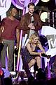 bella thorne brings boyfriend gregg sulkin on stage at mtv fandom awards 11