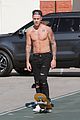 justin bieber shirtless skateboarding 19
