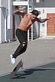 justin bieber shirtless skateboarding 24
