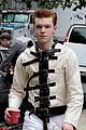 cameron monaghan wears a straight jacket for joker on gotham 04
