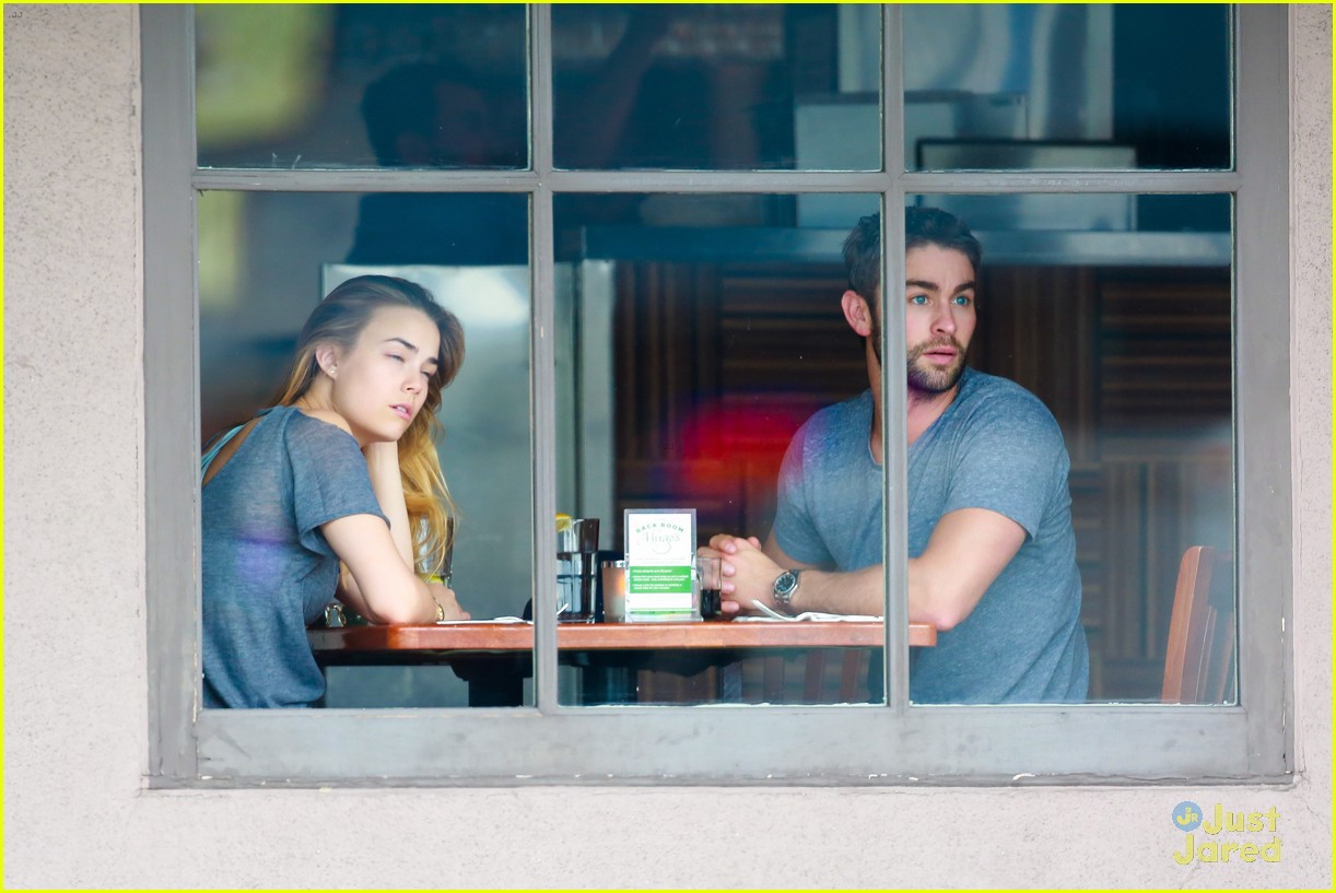 chace crawford spends the day with rebecca rittenhouse 09