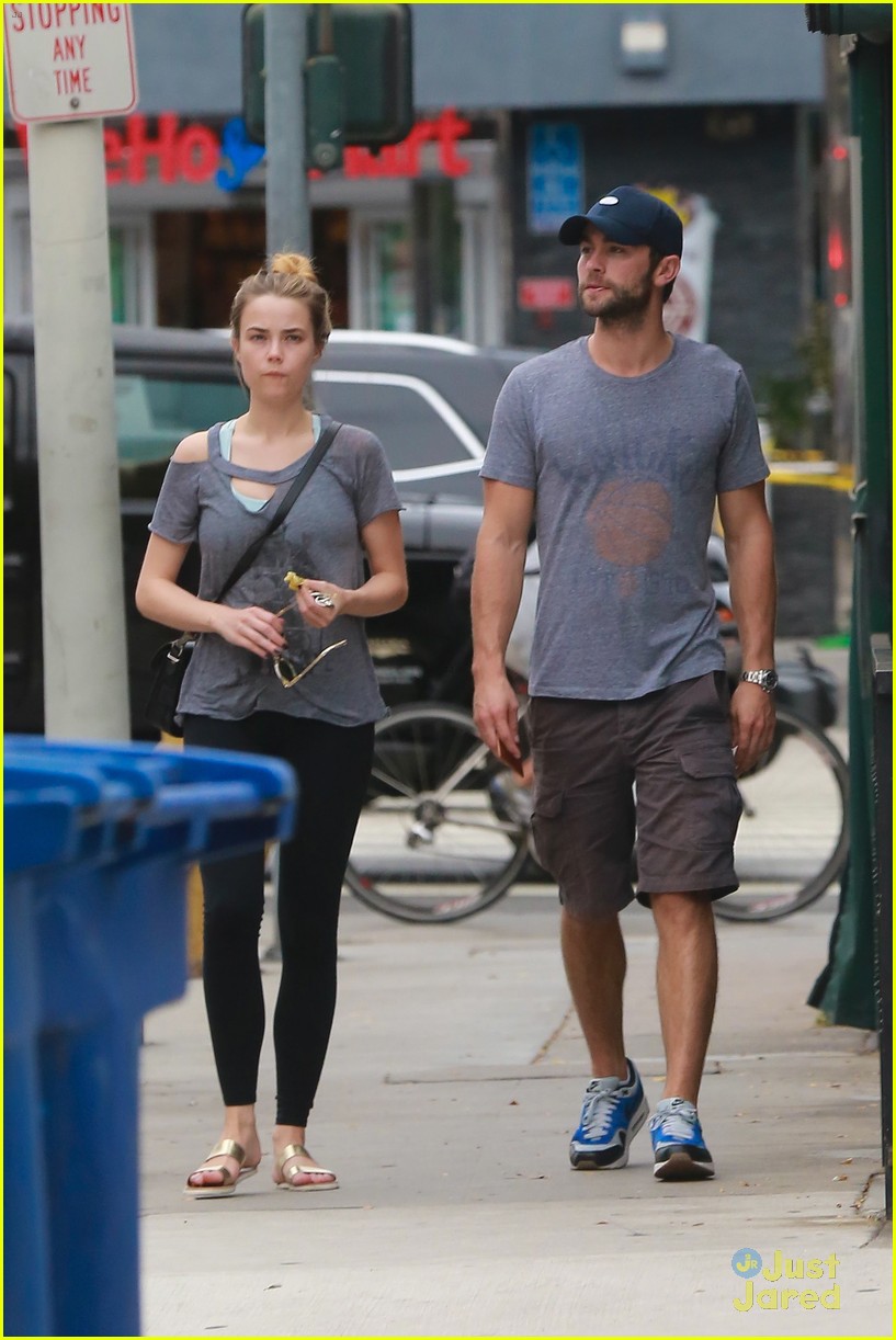 chace crawford spends the day with rebecca rittenhouse 19