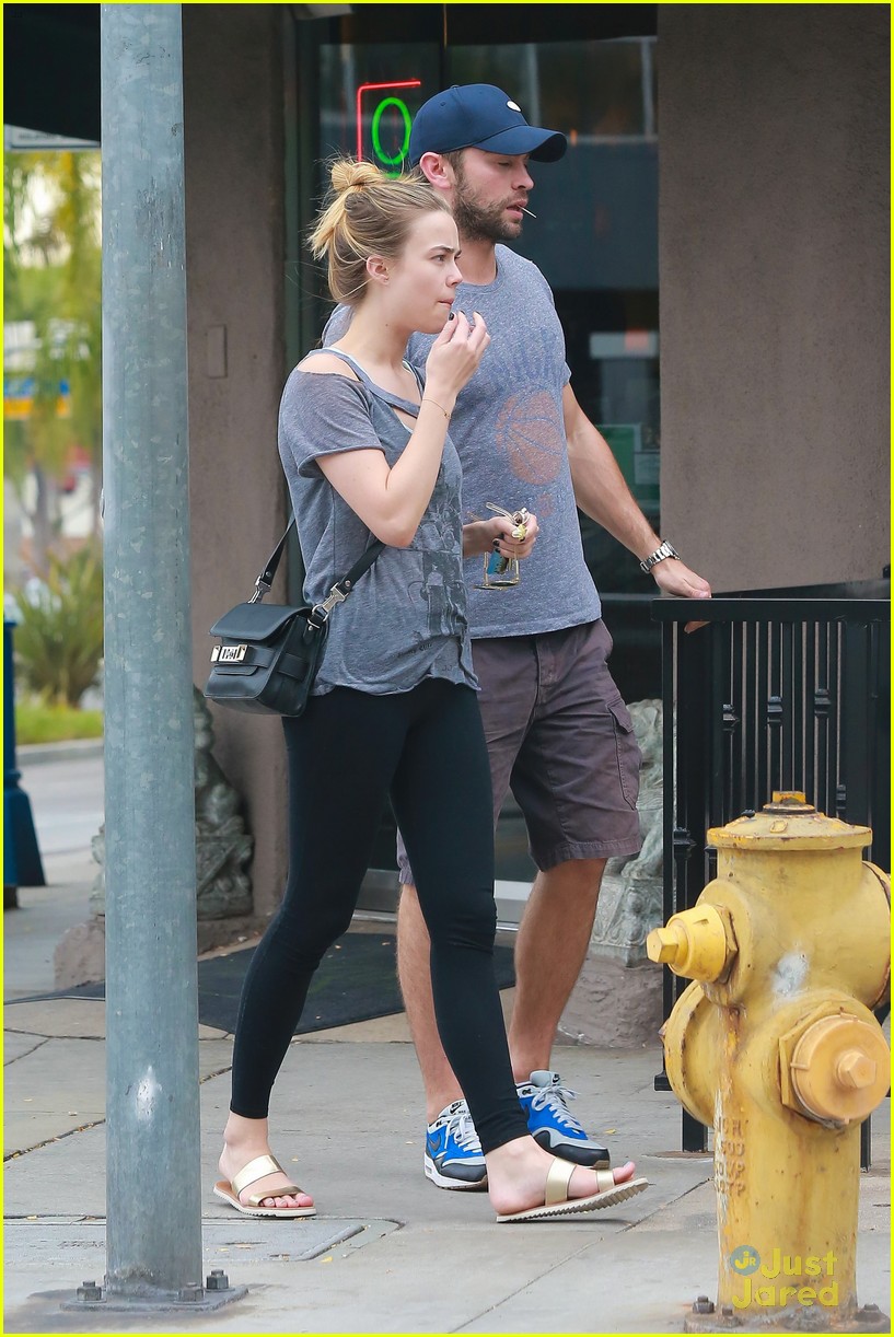 chace crawford spends the day with rebecca rittenhouse 22