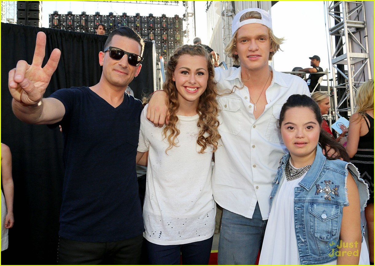 cody simpson reach up world games performance atm stop 07
