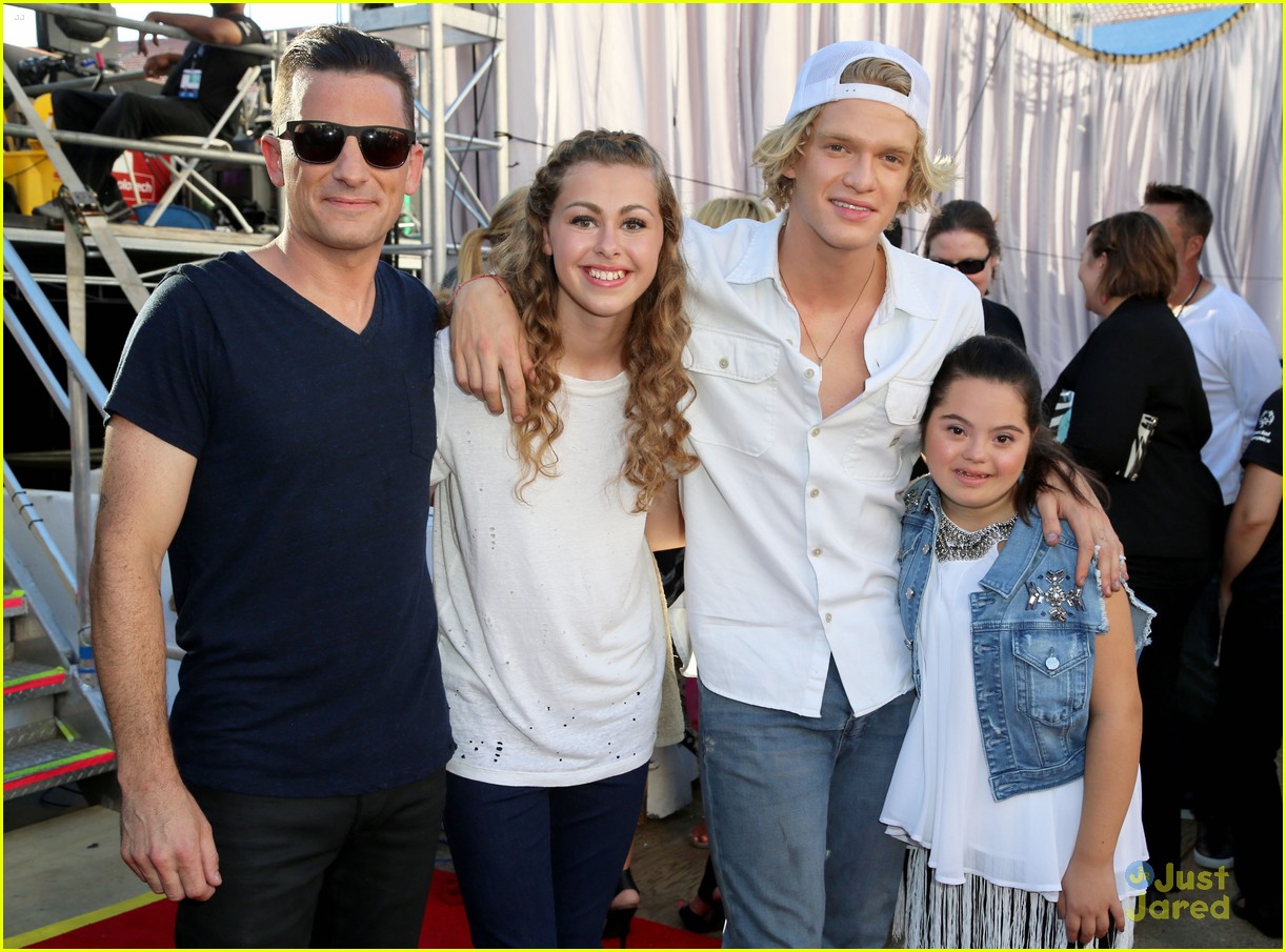 cody simpson reach up world games performance atm stop 08