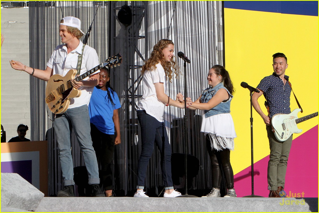 cody simpson reach up world games performance atm stop 09