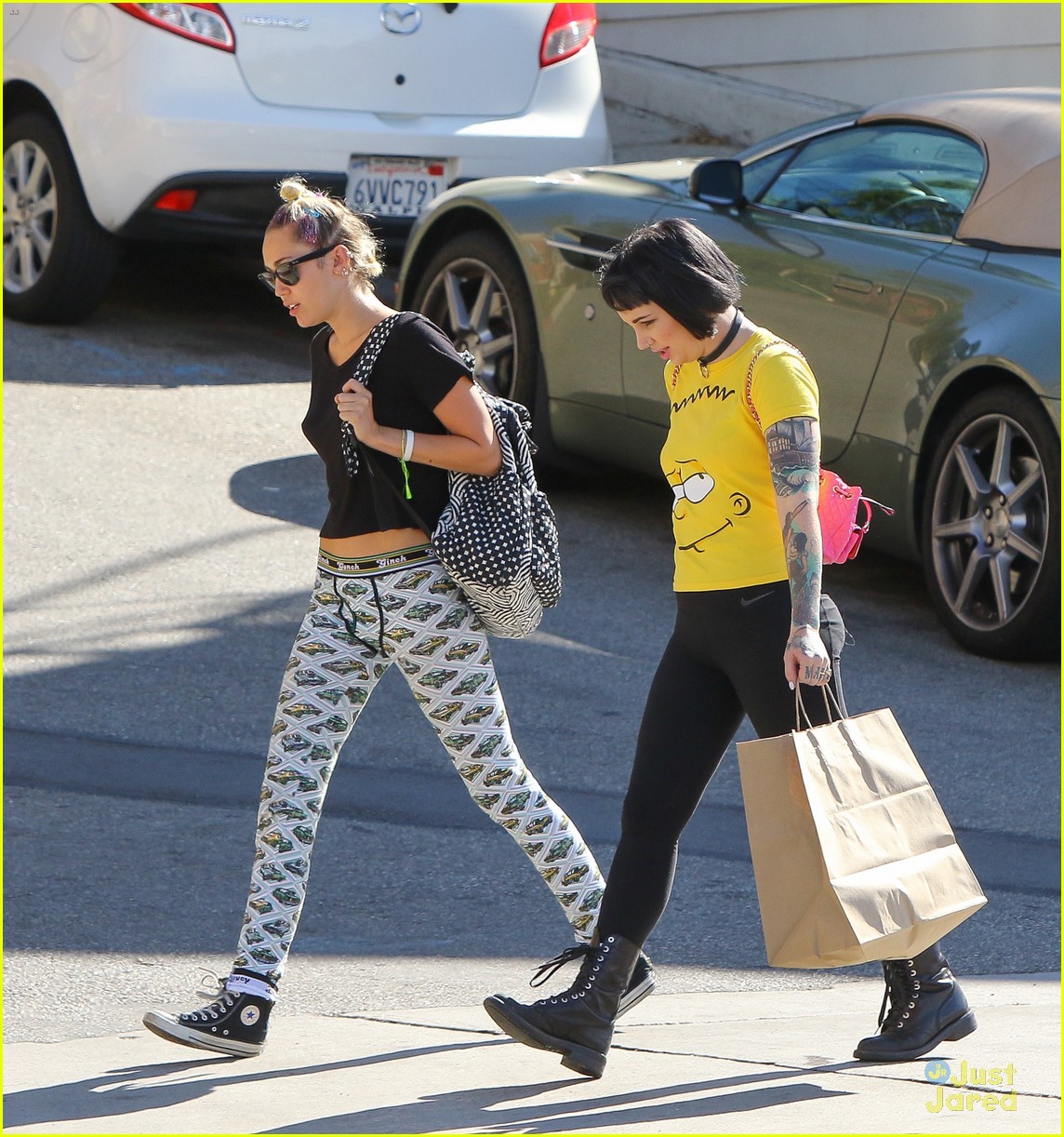 miley cyrus grab sushi lunch before july 4th weekend 18