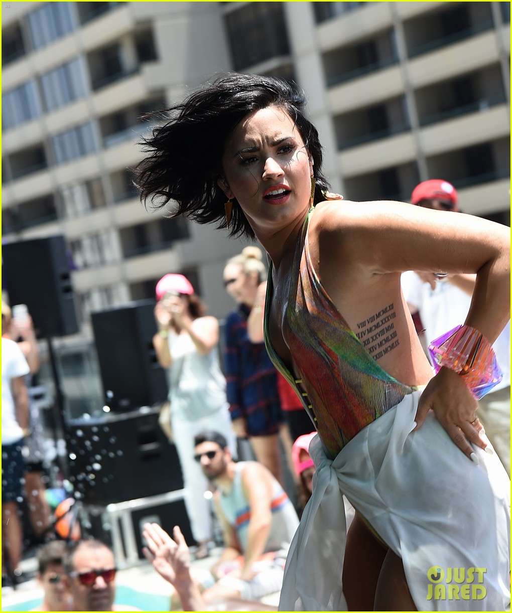demi lovato falls cool for the summer party 04