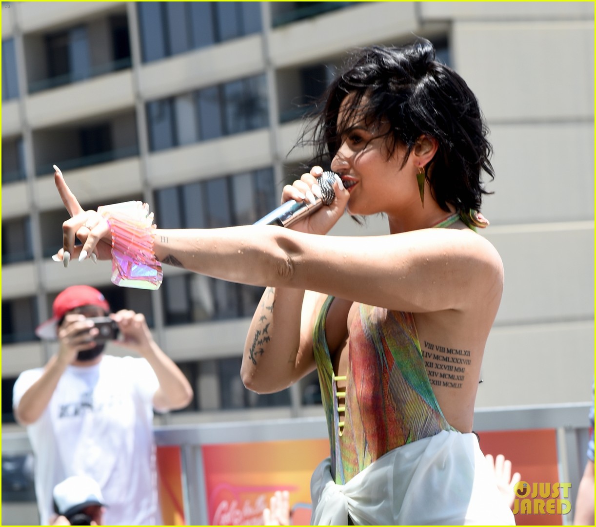 demi lovato falls cool for the summer party 11