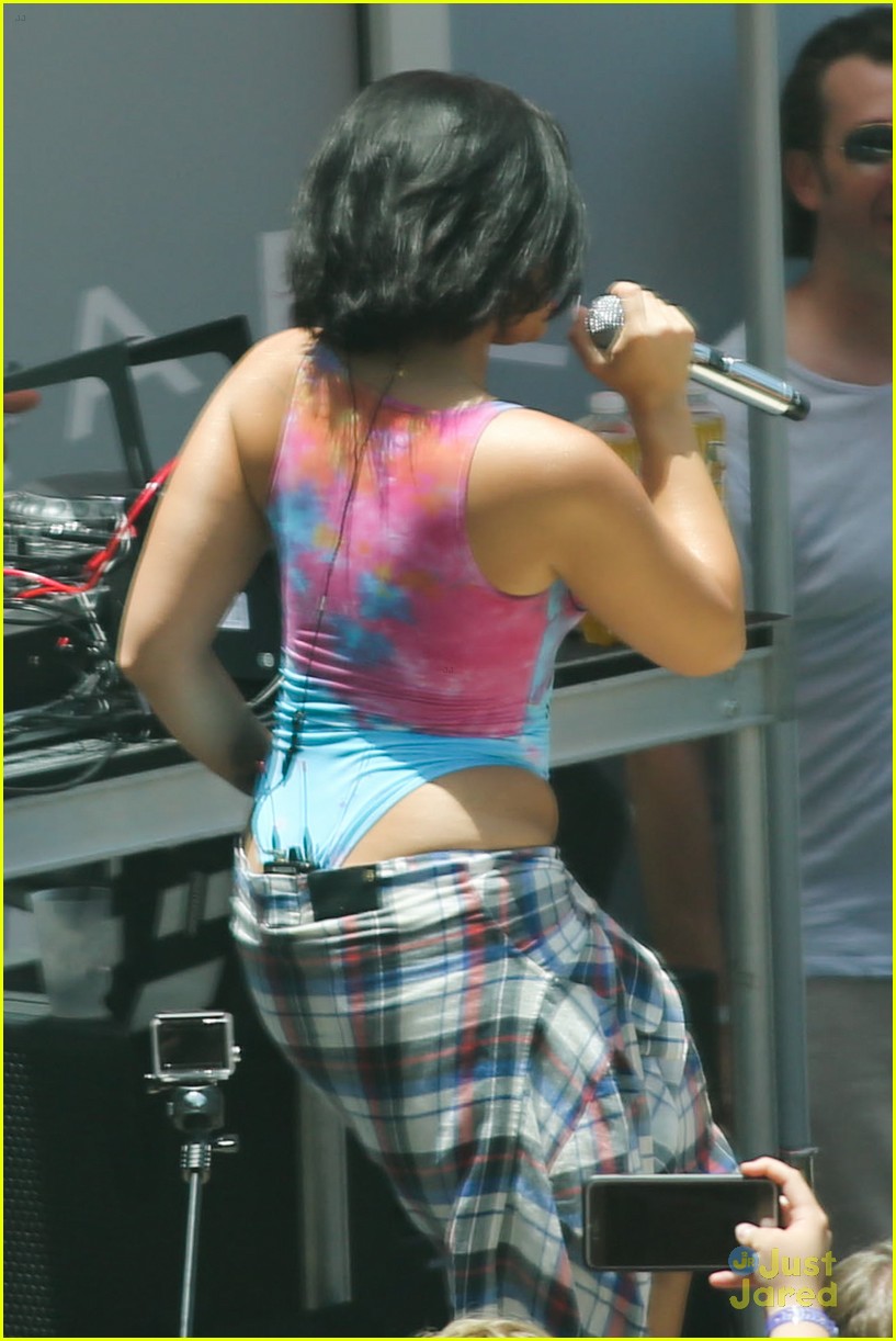 demi lovato y100 pool party cool summer 11