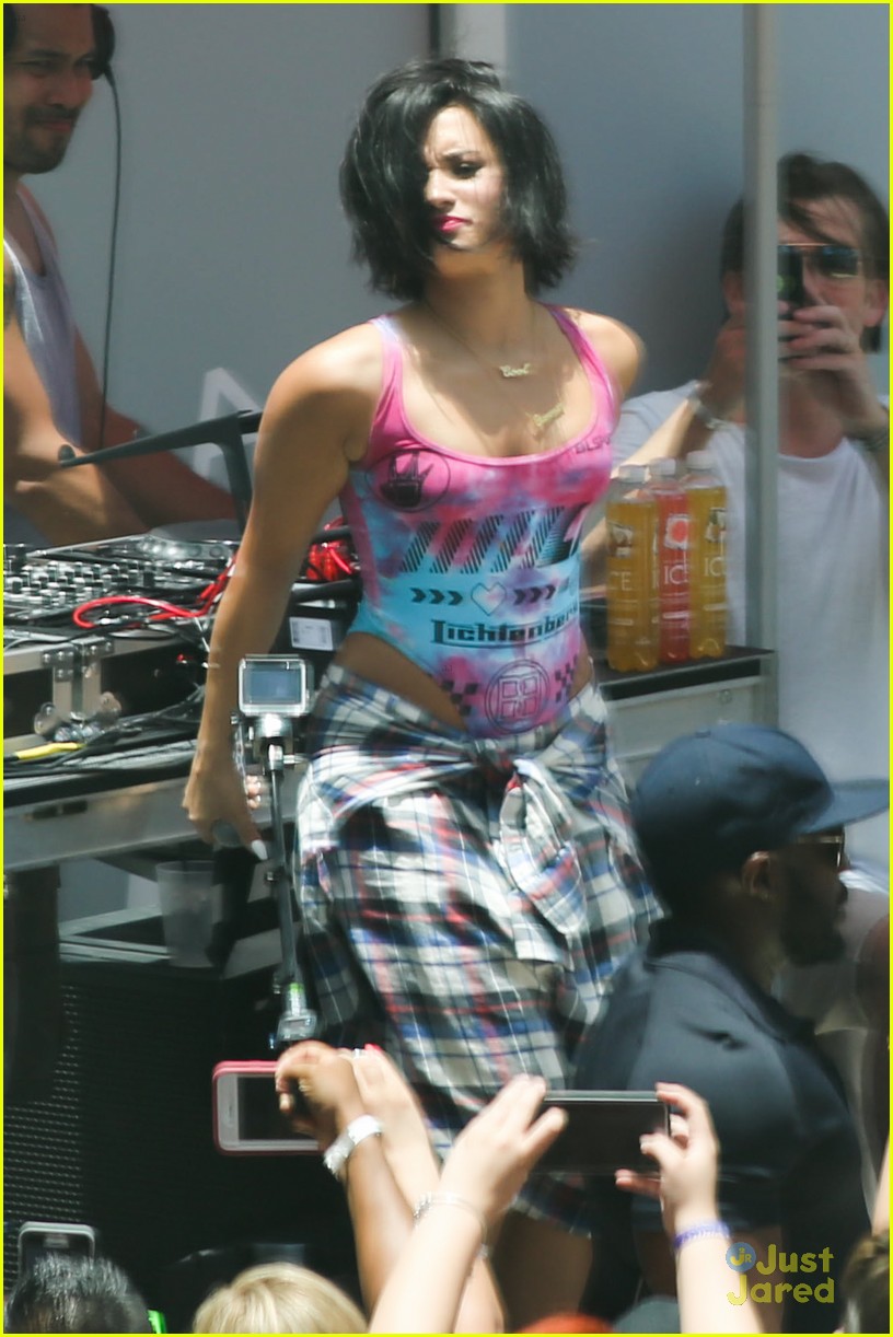 demi lovato y100 pool party cool summer 13