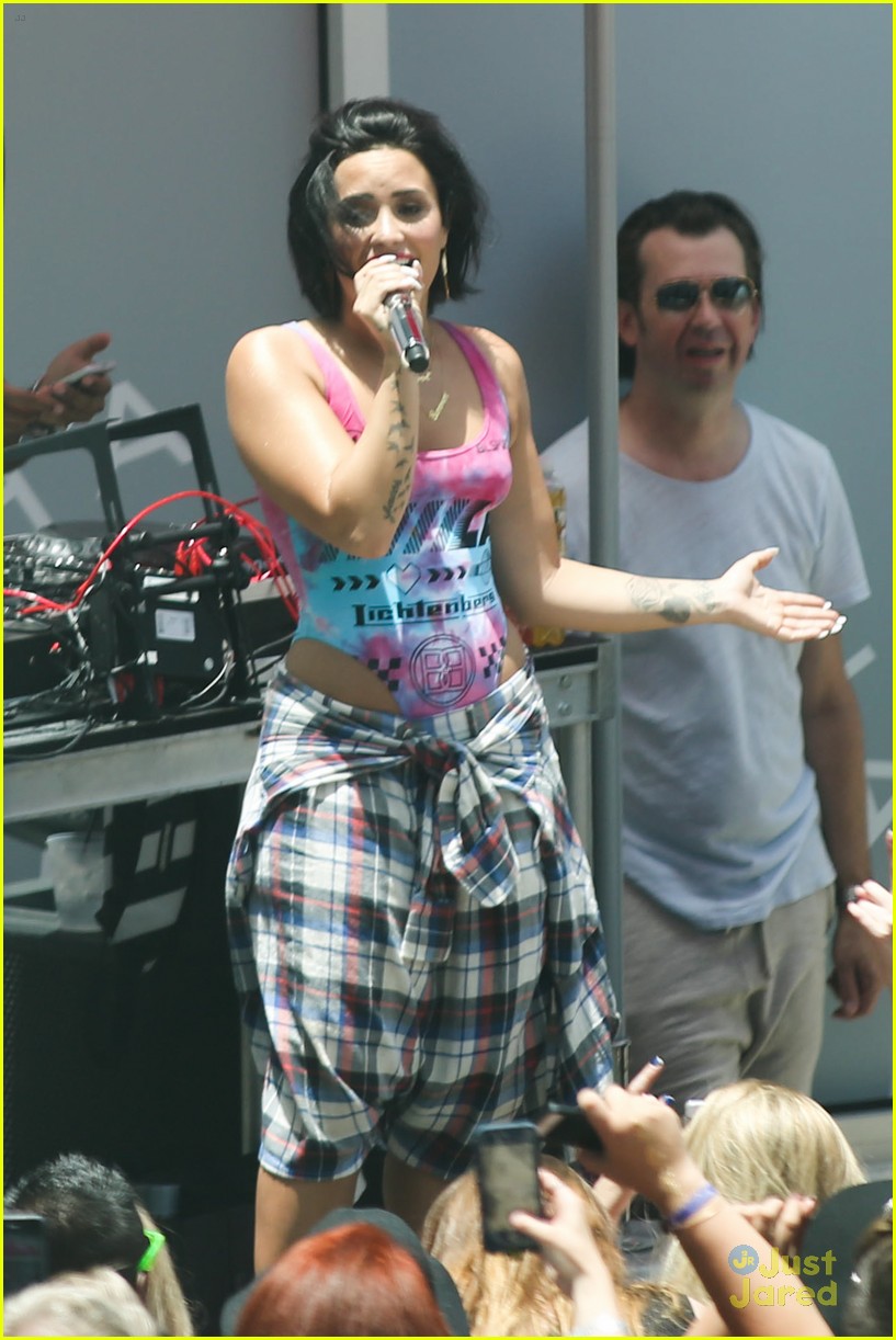 demi lovato y100 pool party cool summer 21