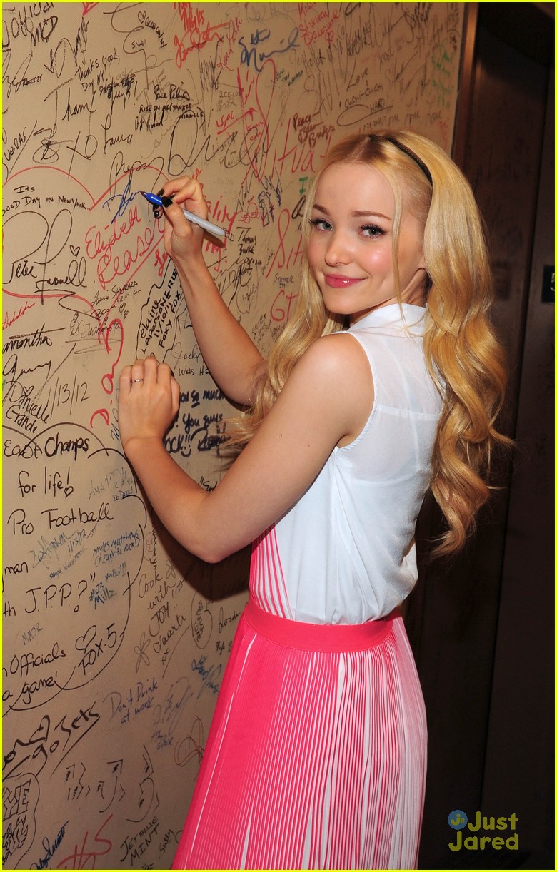 dove cameron gdny appearance pink outfit 08