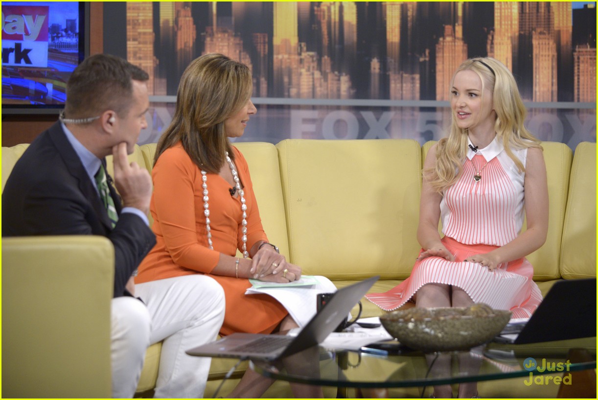 dove cameron gdny appearance pink outfit 20
