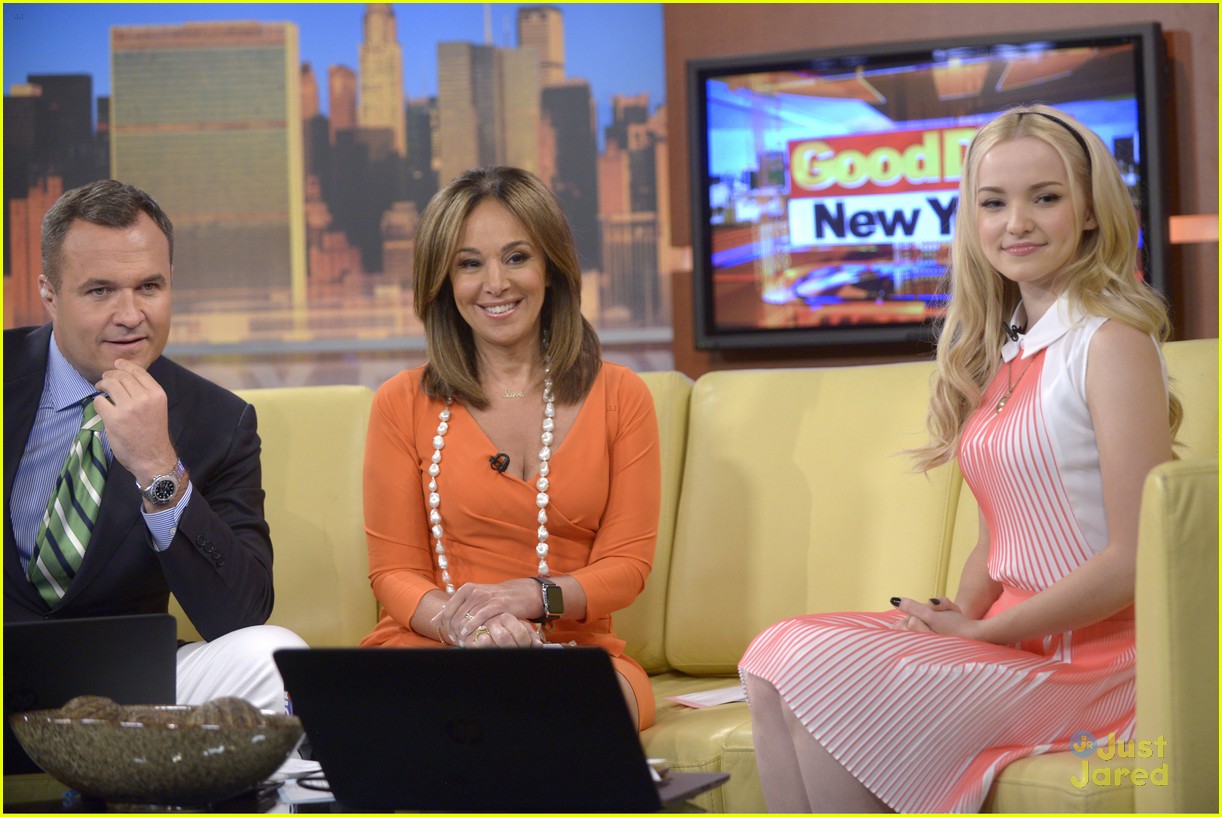 dove cameron gdny appearance pink outfit 21