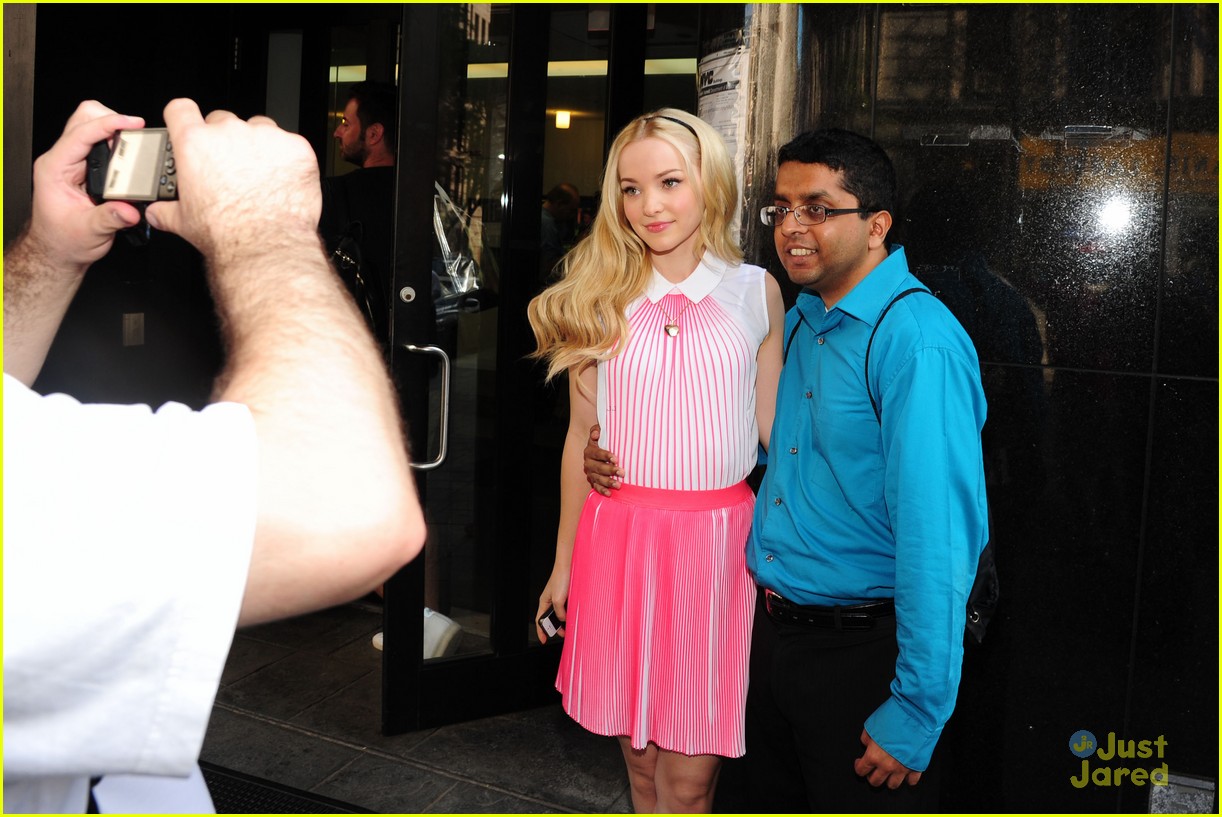 dove cameron gdny appearance pink outfit 26