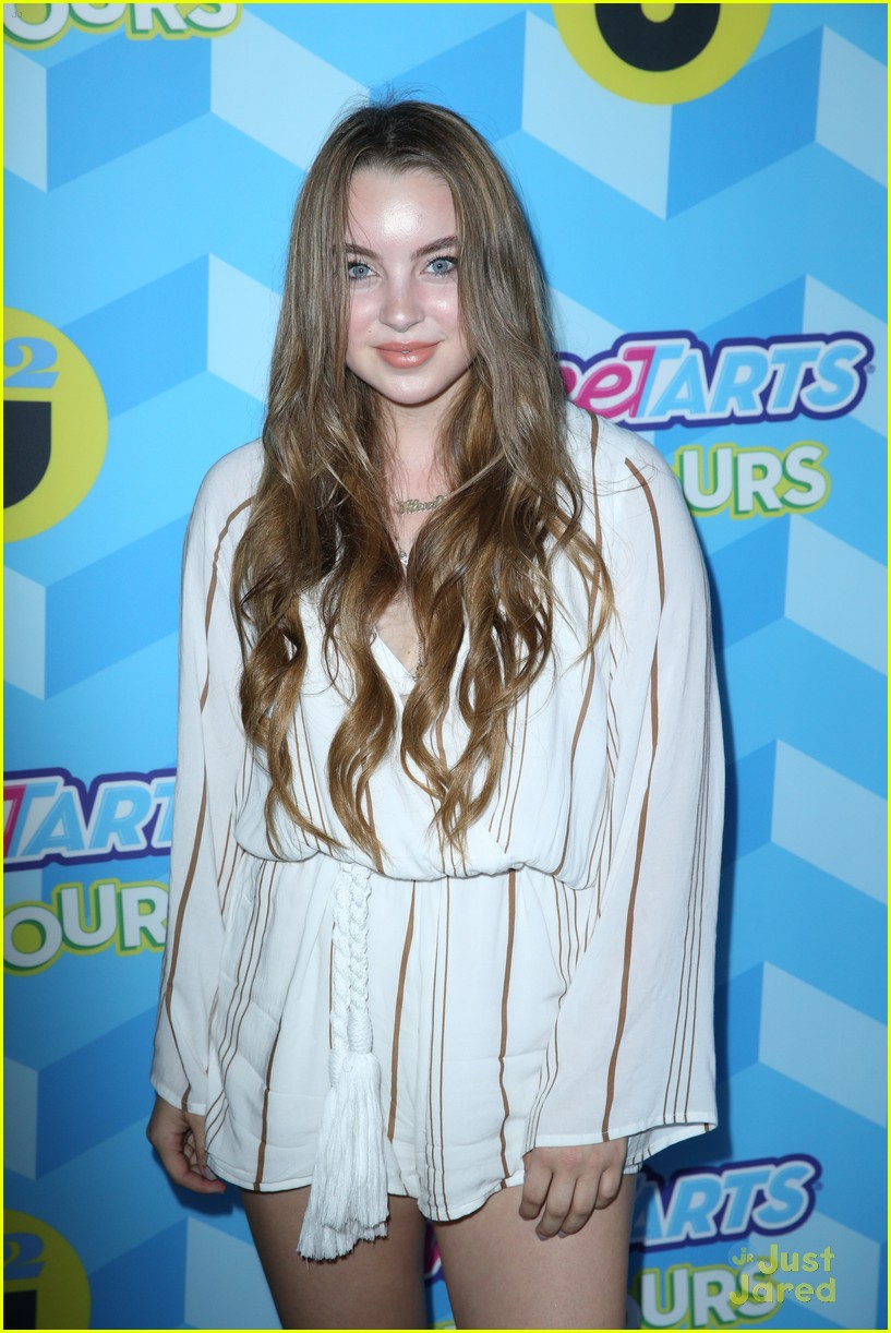 dove cameron sofia carson just jared summer bash presented by sweetarts 22